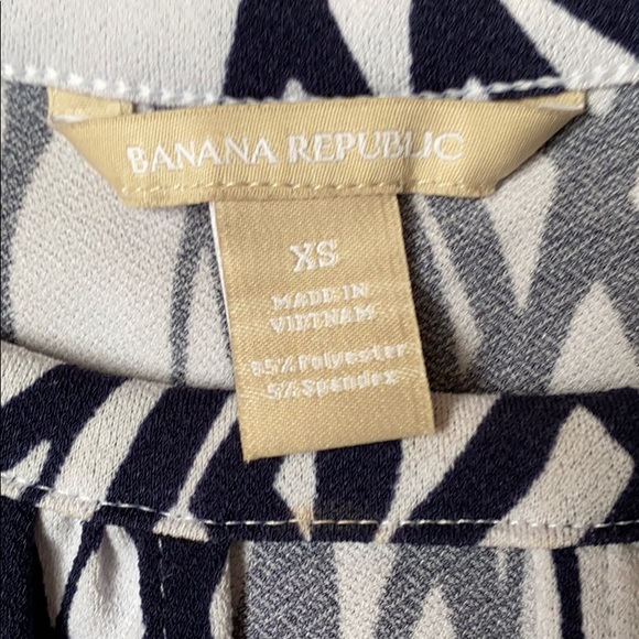 Banana Republic key hole tank top - Picture 3 of 4